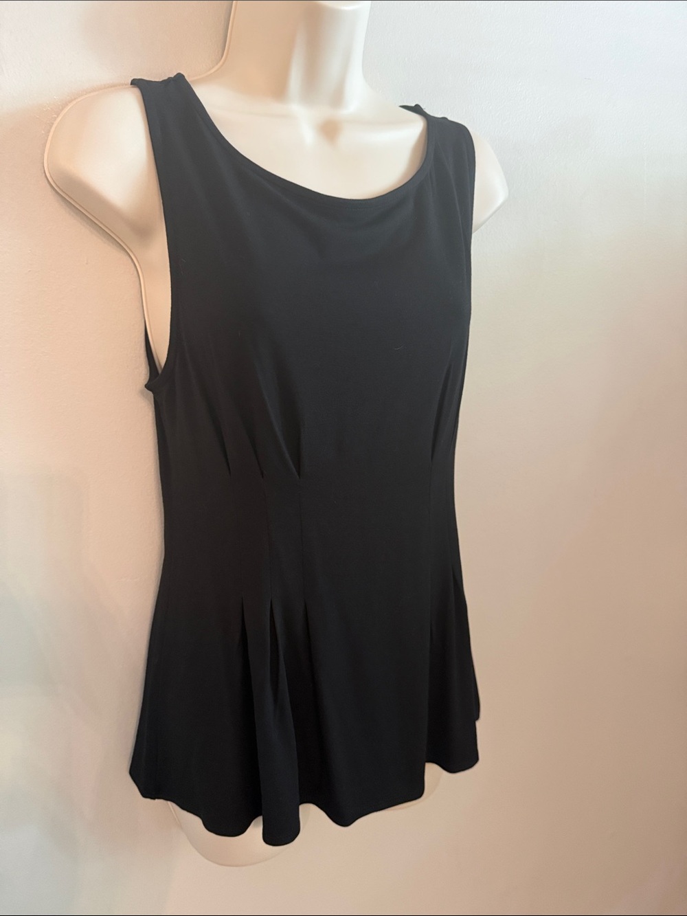 Banana Republic Black Sleeveless Scoop-Neck Tank